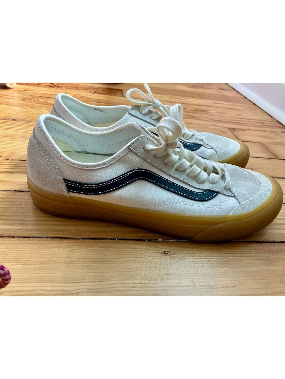 Vans Style 36 Cream Gum Sole Sidestripe Suede Skate Sneakers Womens 10